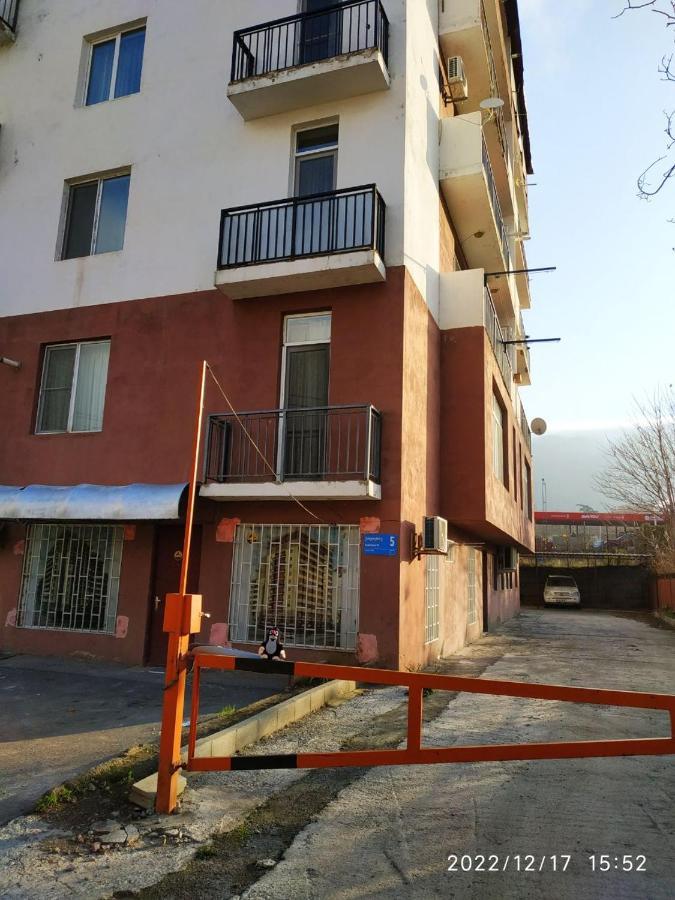 Apartment Sandra Тбилиси Екстериор снимка